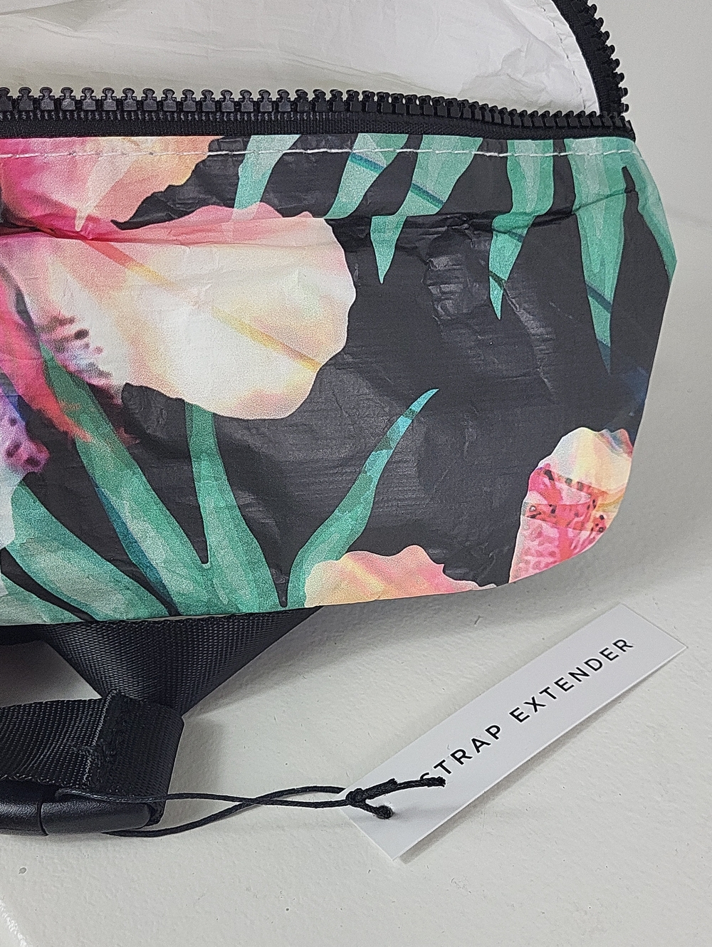 Paradise x Aloha White Logo Hip Pack - Picture 3 of 8
